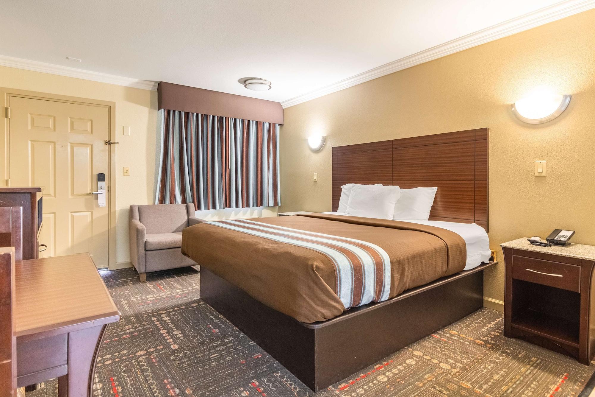 Americas Best Value Inn Houston Heights At I-45 Exterior photo